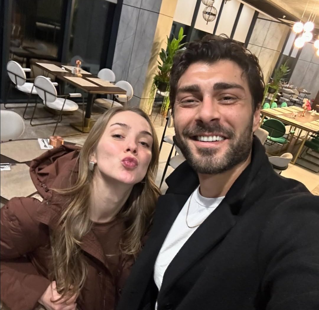 budakimdur's tweet photo. #ErZey #isfad
E o zaman😏#Alhan https://t.co/iq8WQe8lyh