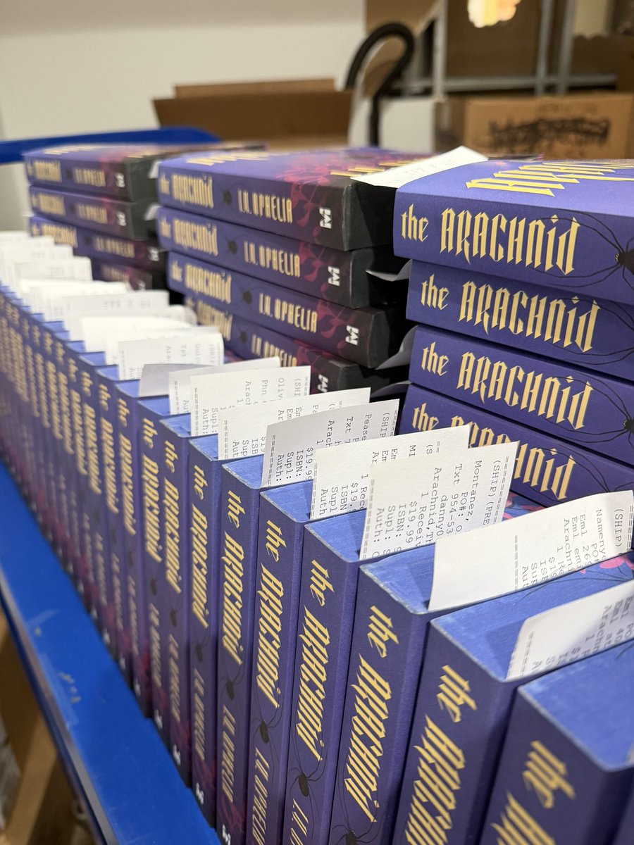 I.V. Ophelia tweet media