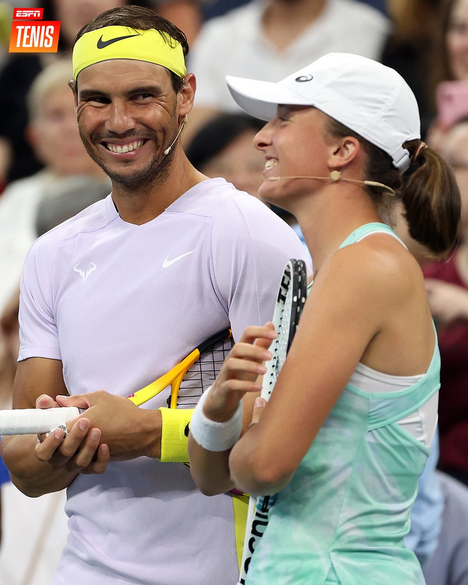 "Rafa es mi ídolo y prácticamente la única persona a la que vi jugar al tenis cuando era niña. Tuvo la amabilidad de hablar conmigo varias veces durante su carrera y darme consejos. Es a quien puedo acudir si necesito ayuda o tengo algún problema.

Contar con alguien tan