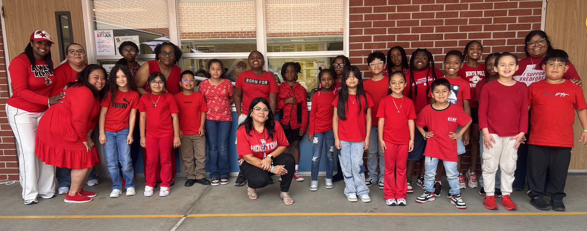 CarawayES_AISD's tweet photo. Caraway staff and students did a fantastic job of demonstrating our support for Public Education today. @AldineISD #AldineStory #AldineAFT6345 #RedForPublicEd #PublicSchools https://t.co/WkPZBHXMmj