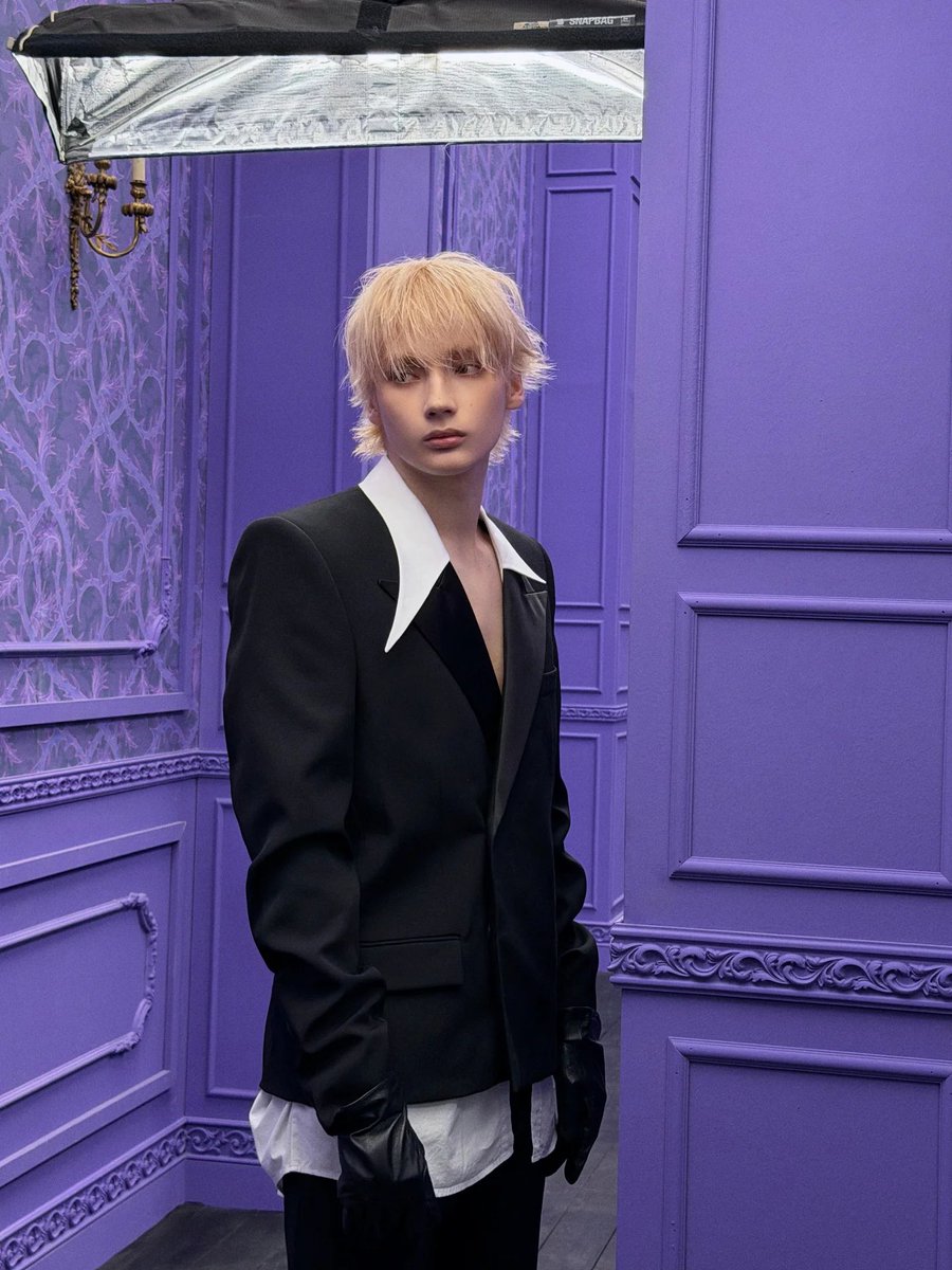 huening kai vampire tweet media