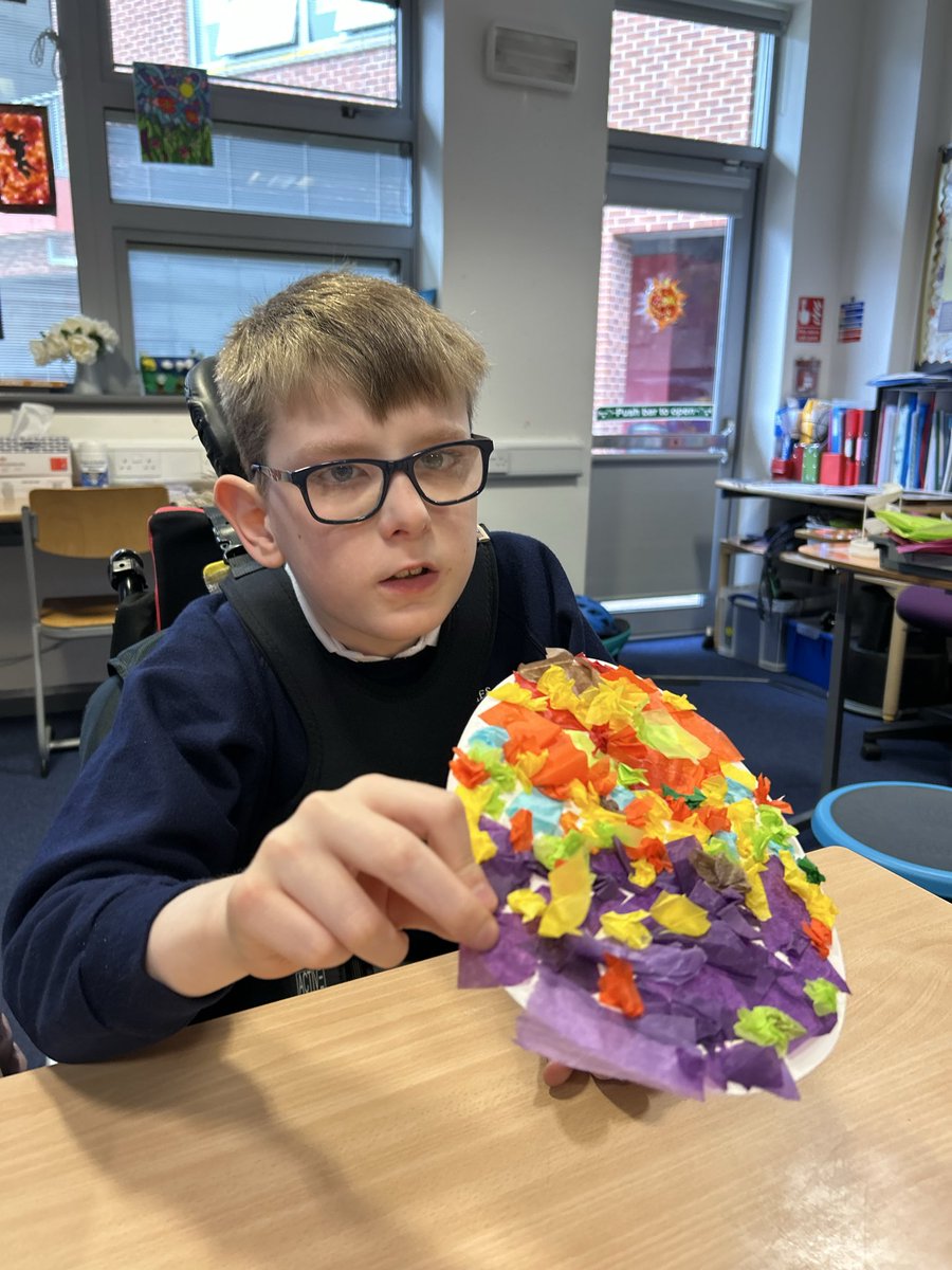 AlloaEASN's tweet photo. Our transition group from Lochies had another great visit today. They enjoyed playing games and taking part in some Easter art activities. Transition is going really well, with lots of smiles and positive connections. @AlloaAcademy @lochies16 #EnhancedTransition #Positive https://t.co/J29BUpyOKA