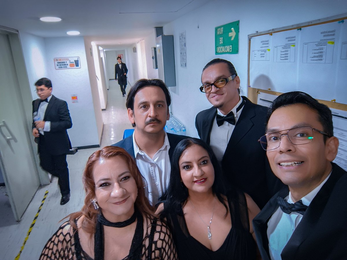 Fhernando A. Galindo / Tenor. tweet media