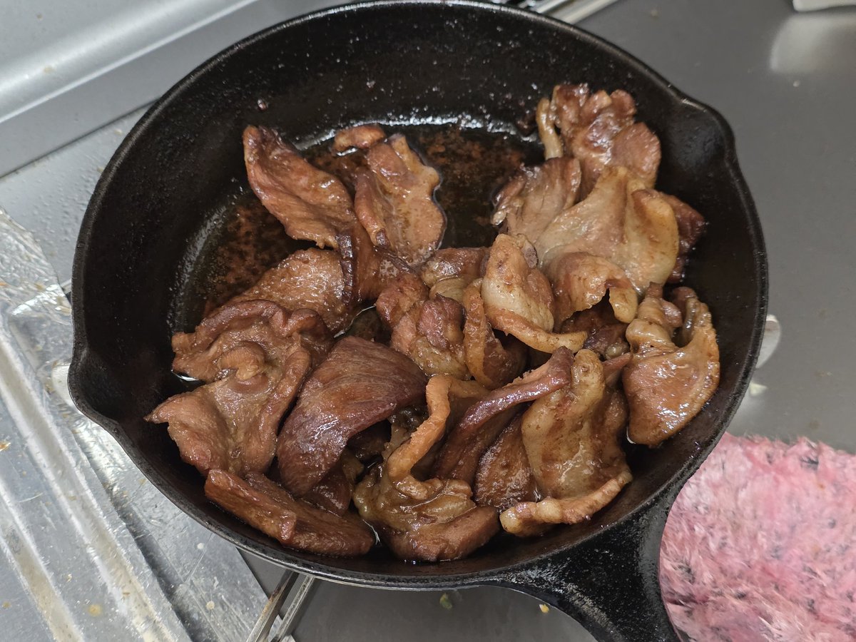 パン茸 tweet media