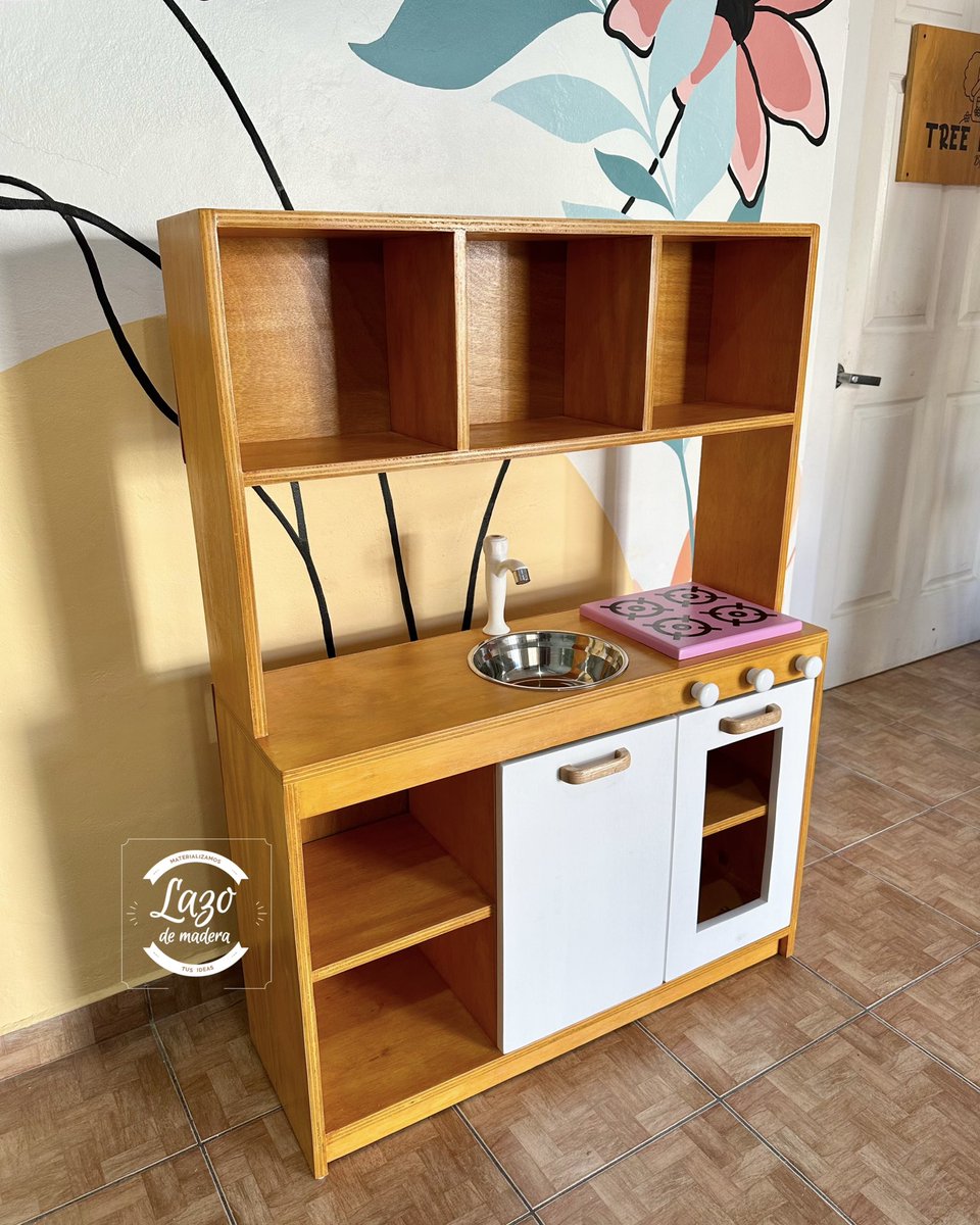 LazoDeMadera's tweet photo. ✨ Cocinita de madera diseñada para aprender jugando 💛
Ideal para estimular la creatividad y autonomía de los niños 🧠

Ya es favorita en muchos CAPI y centros infantiles para completar su material didáctico 🙌

📩 Personalizamos la tuya según tu espacio #LazoDeMadera https://t.co/YqUGzGGSdi