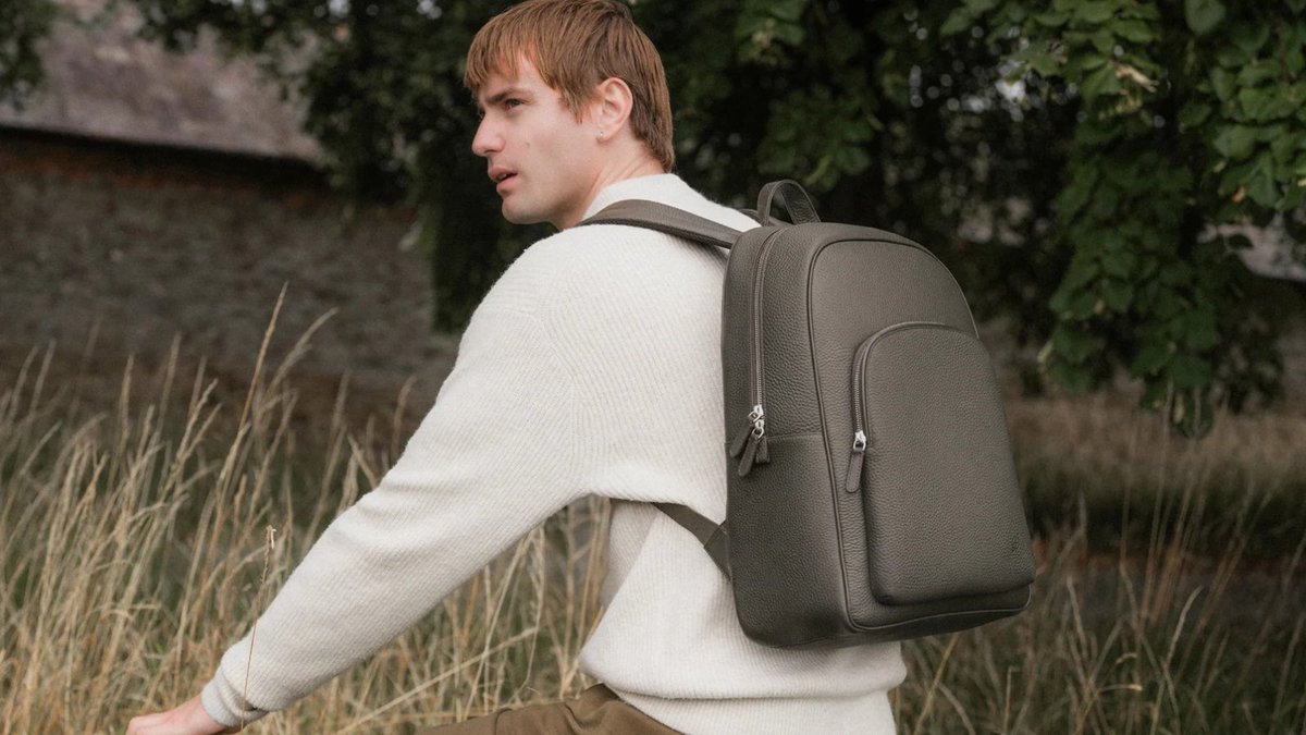 Modern travel, refined.

Discover the Sonder Collection by Carl Friedrik—where minimalist design meets premium leather craftsmanship. Built for work, travel, and everything in between.

Elevate how you carry. bit.ly/4m5m9LR

#LuxuryTravel #MensStyle #LeatherGoods #LXURI