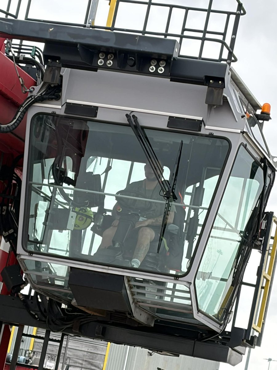 Michael Leonard tweet media