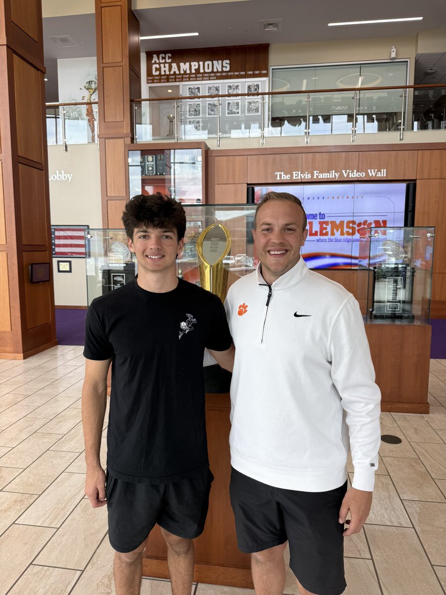 Moses Barker tweet media