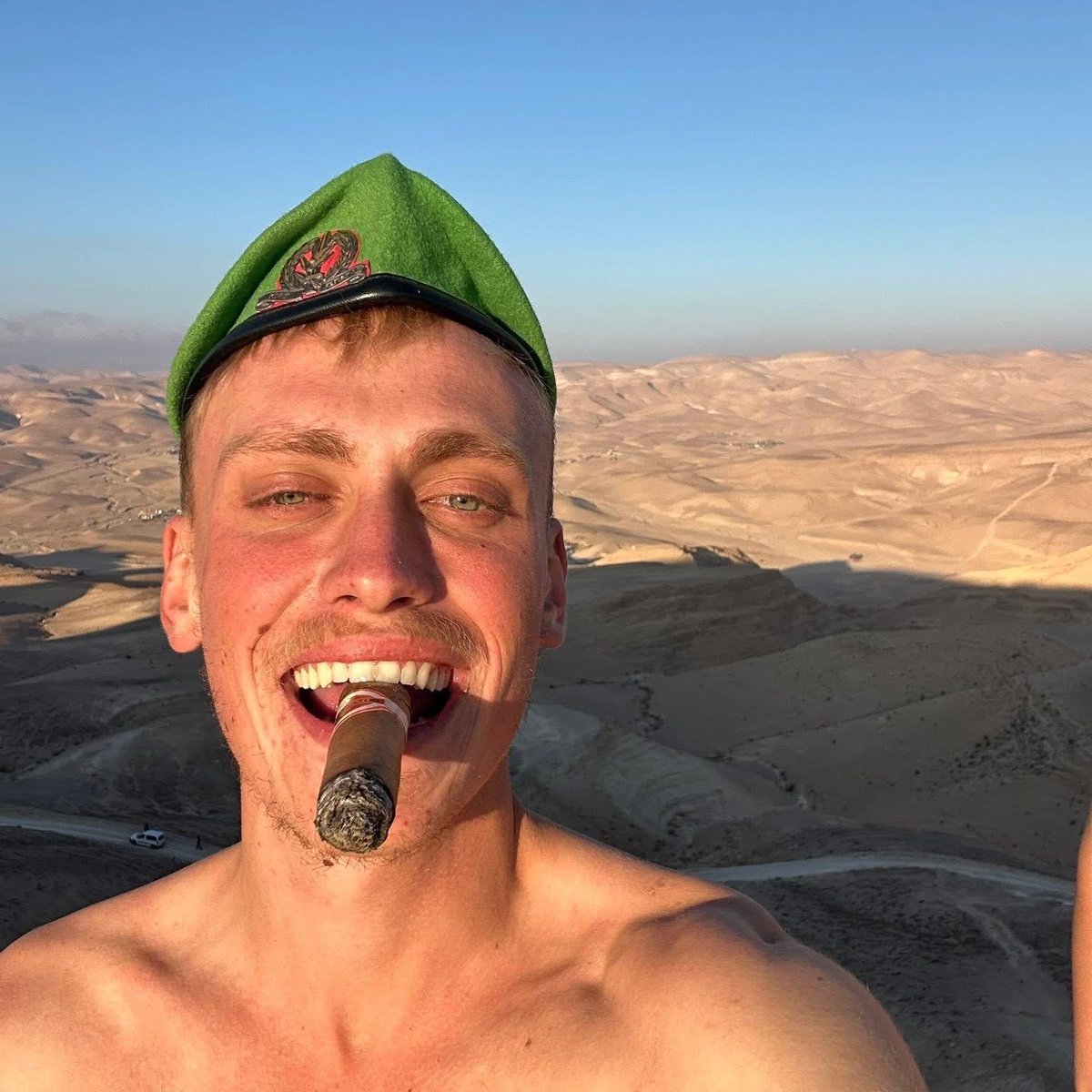 Sentletse 🇿🇦🇷🇺🇵🇸🇱🇧 tweet media