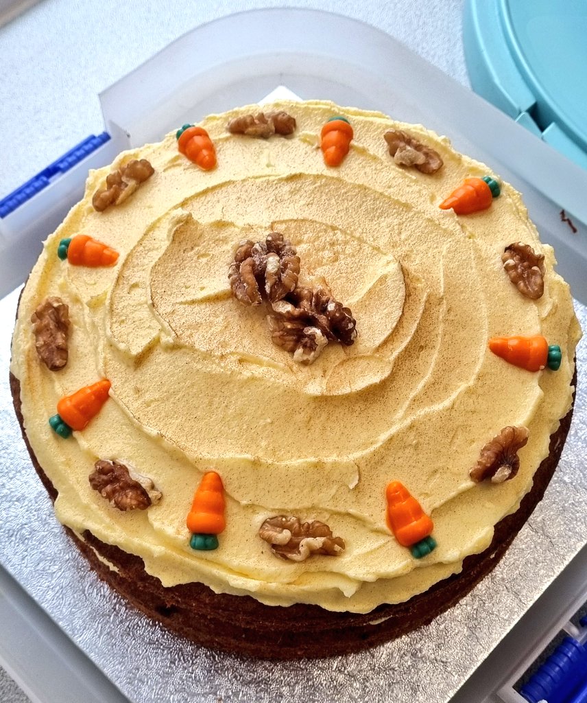 dinner_the65743's tweet photo. Bit of Carrot Cake, anyone? 🥕🍰 https://t.co/DLRYT9GOXF