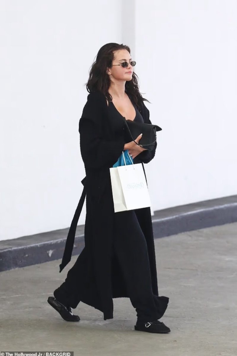 WorldwideSelG Media | Fan Account tweet media