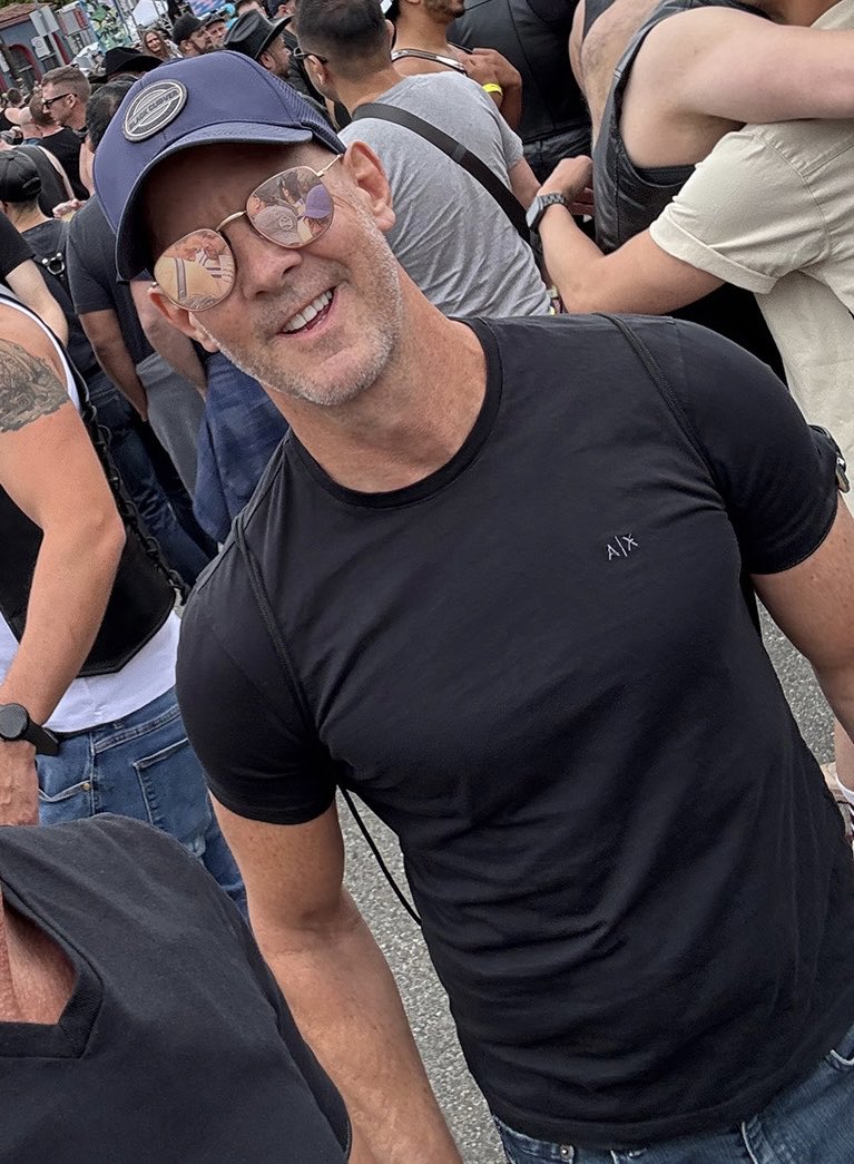 deepmanholeFF tweet media