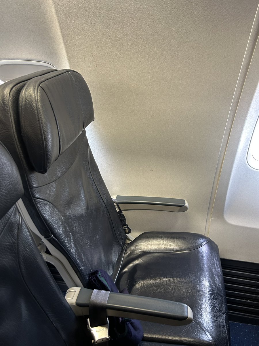 AshTiku's tweet photo. @WestJet you charge us for everything .. literally even to breathe the air in your planes… and yet when I paid almost a hundred dollars extra to get a window seat… u gave me one with no window! How would I know that from ur seat map? https://t.co/RPjltMEDjF