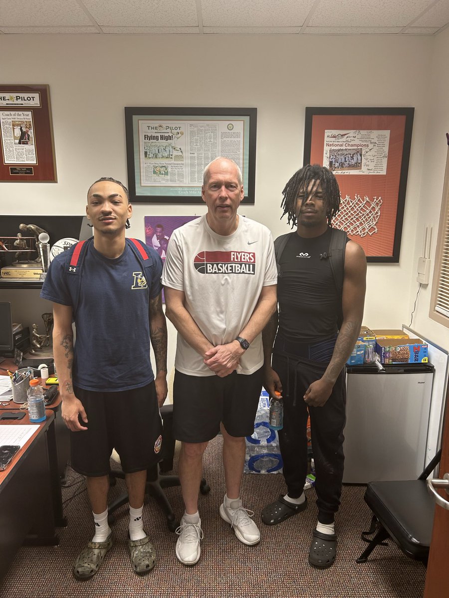 _NickFarrow's tweet photo. After a great conversation and workout with coach Apple I am blessed to receive and offer from Sandhills community college! https://t.co/D9V6Ki9mm5