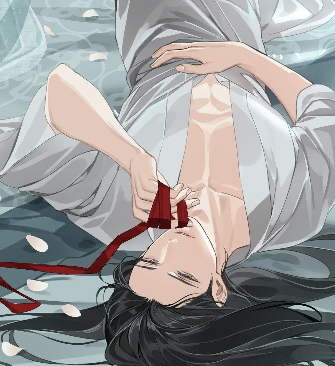 SWUIBIAN's tweet photo. iM NOT USED TO SEE LAN WANGJI LIKE THIS OMFG THAT EXPOSED CHEST THAT SEDUCTIVE GAZE WHILE KISSING WWX'S RIBBON HE LOOKS SO SLUTTY 😭😭 https://t.co/lKFe6p1Zol