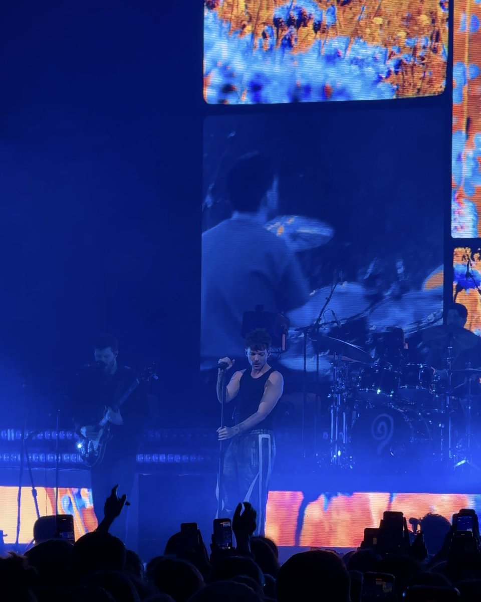 uberarenaberlin's tweet photo. @Louis_Tomlinson hat uns mit seiner "How Did We Get Here?" Tour an einen unvergesslichen Ort geführt. ✨🧡

Welcher Song hat euch am meisten berührt? 👀 https://t.co/zN9zqrUXM3