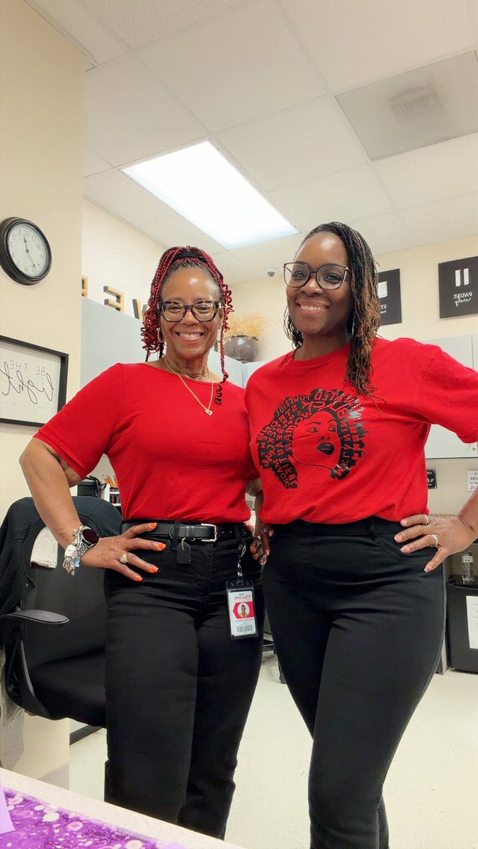 mschiceducator1's tweet photo. At G.W. Carver, we wear red for public education! #AldineStory #AldineAFT6345 https://t.co/IyPFFJiI5e