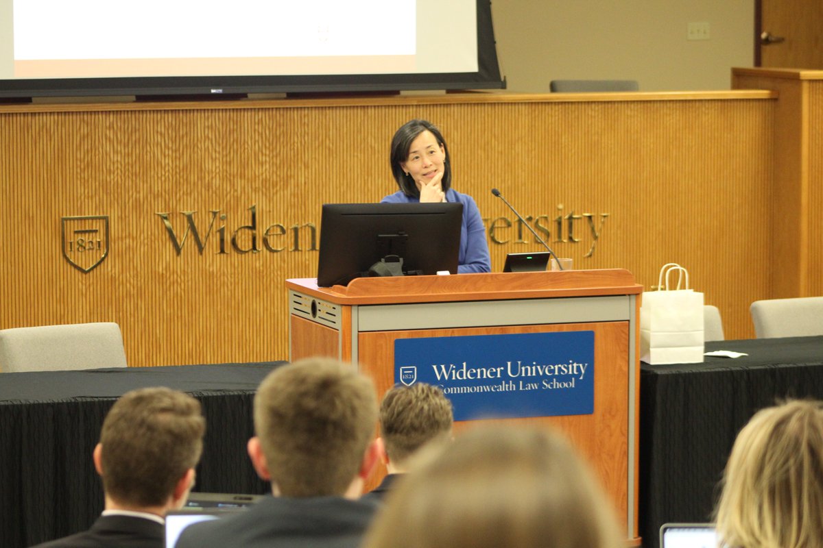widenerLG's tweet photo. Such a privilege to host @Jennifer_Nou of @UChicagoLaw for our 2026 Gedid Lecture at @WidenerLawCW! Her timely and fascinating presentation on "The Para-Presidency" examined how executive power is evolving and who’s really shaping it. https://t.co/T21fE2XDJk