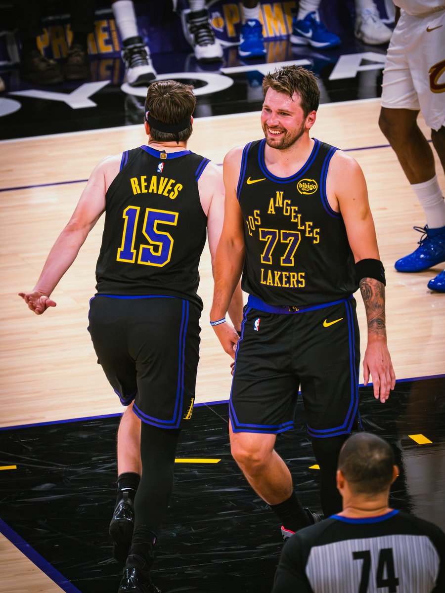 AEGworldwide's tweet image. Big night last night for our @lakers 💜💛

⭐️ #LebronJames most wins in NBA History
⭐️ #LukeDoncic 15,000 career points
⭐️ #RuiHachimura 5,000 career points
⭐️ #JJRedick 100th regular season win 
⭐️ Playoffs clinched!! 

📸 @cryptocomarena
#lakers #lakernation