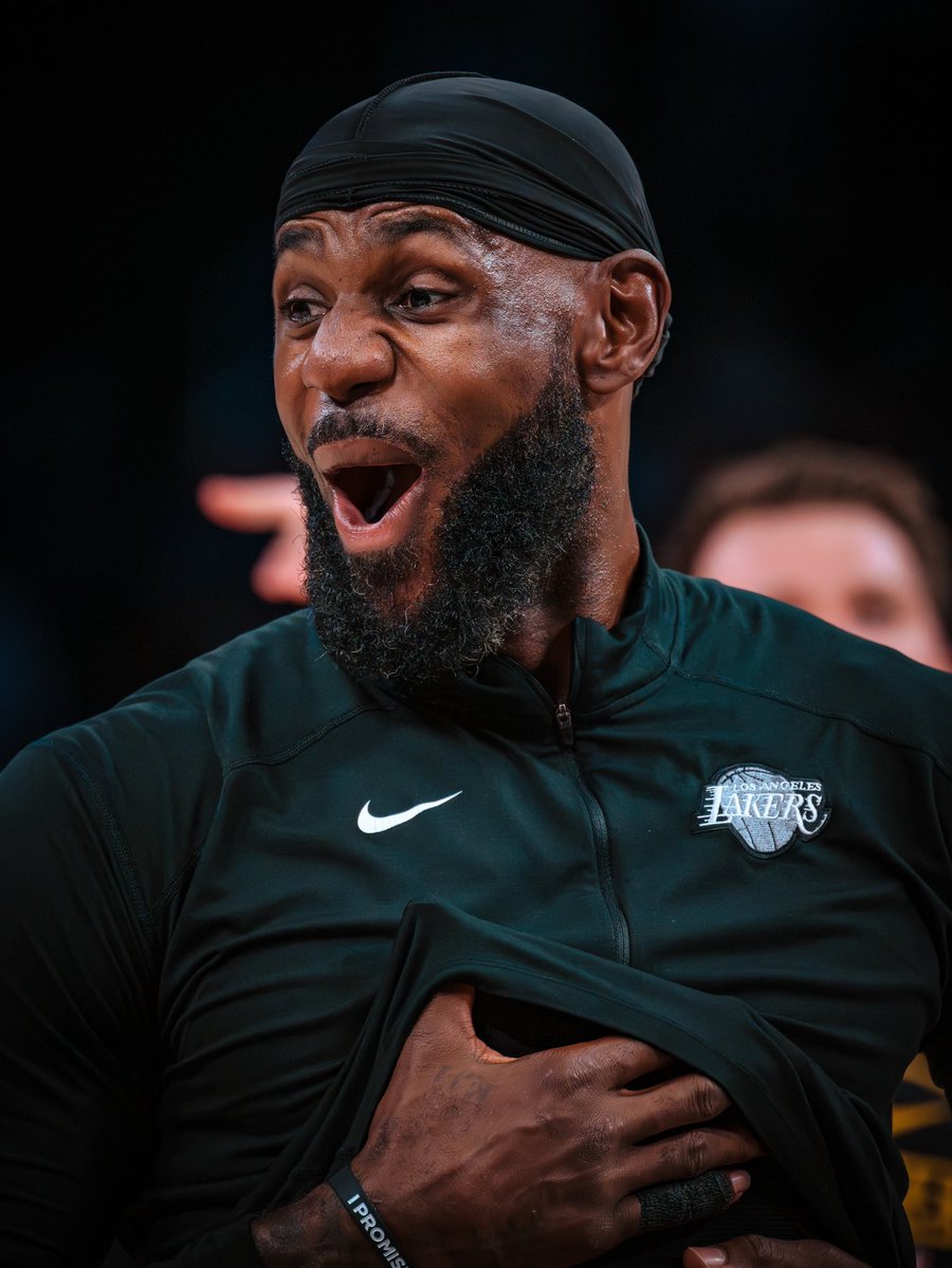 AEGworldwide's tweet image. Big night last night for our @lakers 💜💛

⭐️ #LebronJames most wins in NBA History
⭐️ #LukeDoncic 15,000 career points
⭐️ #RuiHachimura 5,000 career points
⭐️ #JJRedick 100th regular season win 
⭐️ Playoffs clinched!! 

📸 @cryptocomarena
#lakers #lakernation