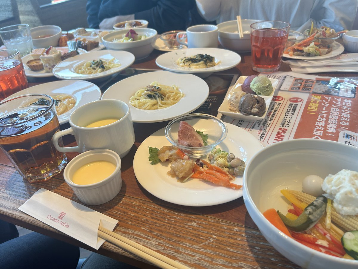 isg_1884's tweet photo. 千葉みなとのランチブッフェの有名店🐚
#oceantable (オーシャンテーブル)
洋食をメインにデザートも食べ放題😍夜ご飯がいらないくらいいただきました💨
満腹でピザが食べられなかったのが心残り🥺
#企業公式相互フォロー #就活生と繋がりたい #アイエスジー https://t.co/n9BFoLggqm