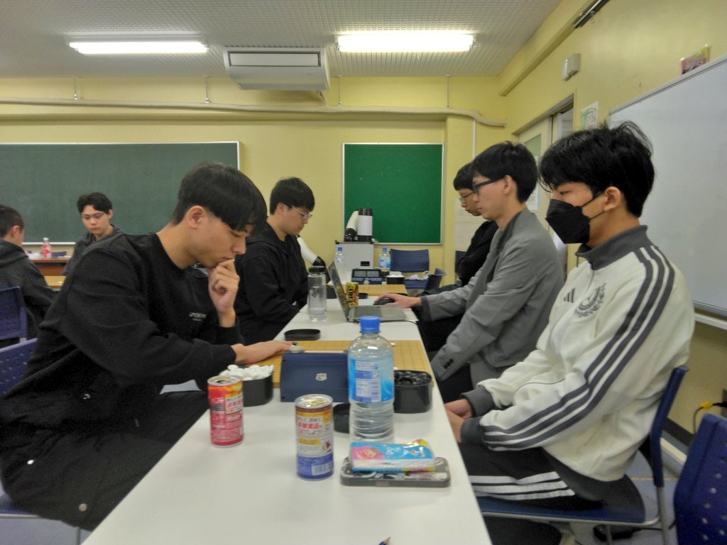 洪道場合宿3日目🌸✨

囲碁WorldCup本戦準決勝🔥✨

まもなく始まります！

康材宇二段(韓国)
VS
蕭鈺洋三段(台湾)

牛詩特五段(台湾)
VS
林彥丞五段(台湾)

棋譜中継はパンダネットで📡✨