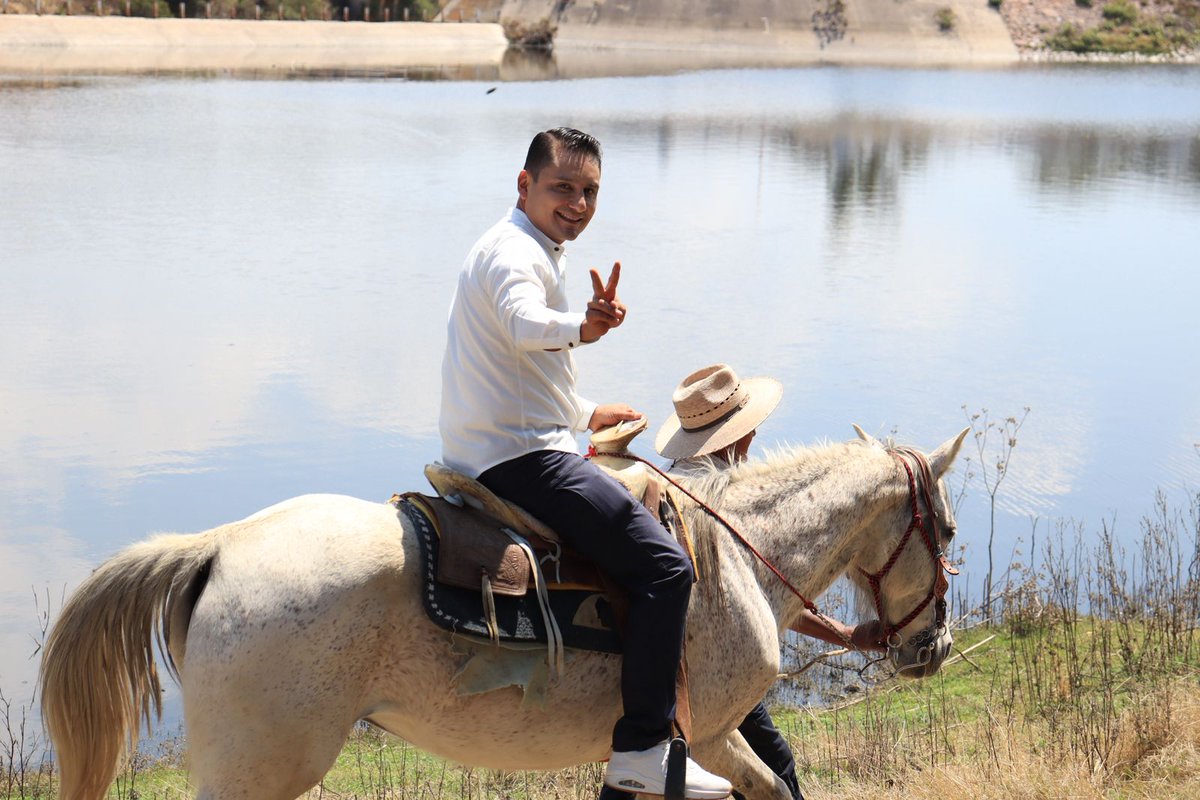 JIvanHerrera_'s tweet photo. Acompañamos a Eliseo Rodríguez Flores, inspector de Guadalupe Victoria #Valsequillo, en un recorrido por esta emblemática zona. 
Su calidez y los paisajes de la comunidad nos recuerdan por qué es el destino perfecto para pasear en estos días de #SemanaSanta2026

¡Visitemos lo local y disfrutemos en familia! 👨‍👩‍👧‍👦
#Puebla #IvánHerrera