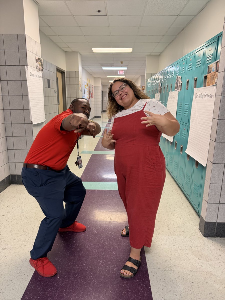 mschiceducator1's tweet photo. At G.W. Carver, we wear red for public education! #AldineAFT6345 #AldineStory https://t.co/xlriNo4FJa