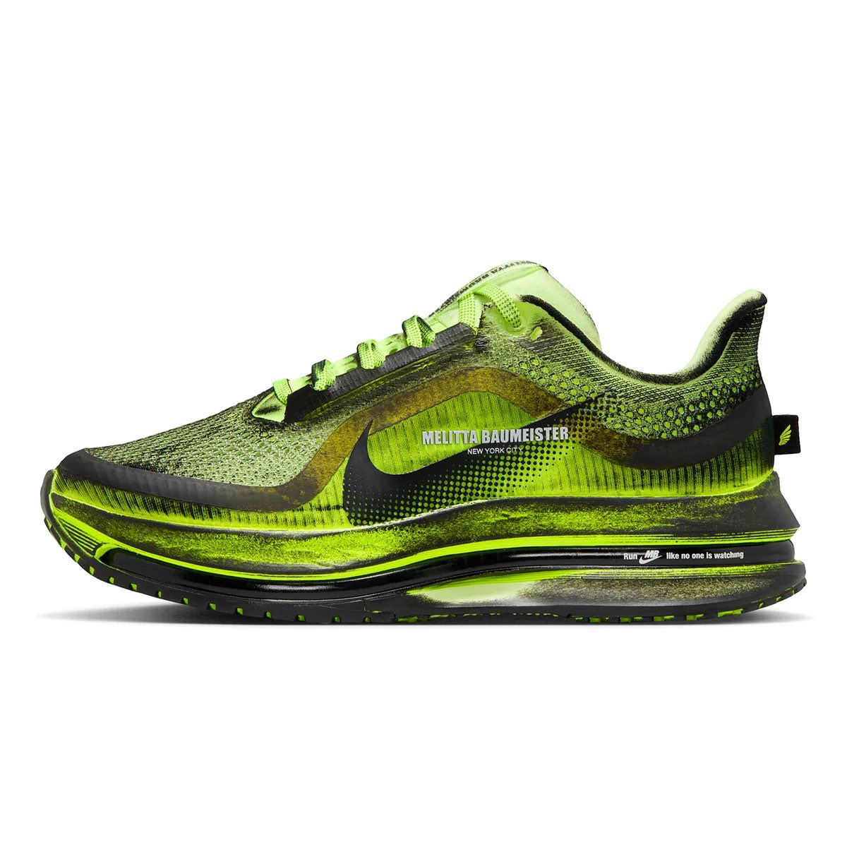 SNKR_TWITR tweet media