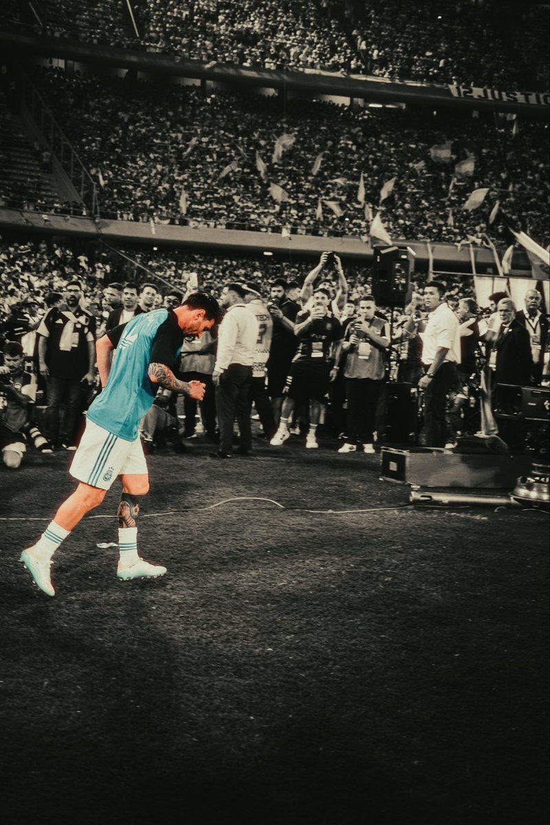 arielfranze's tweet photo. #messi #argentina https://t.co/ibiNRHA2Bz