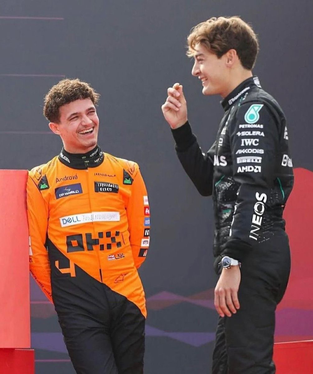 delilah⟢ tweet media