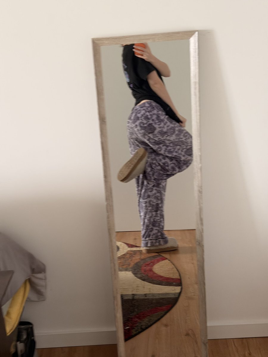 clover 🎀🍬 tweet media