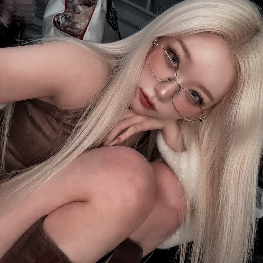 𝙷𝚘𝚞𝚛𝚕𝚢 𝙲𝚘𝚗𝚏𝚎𝚜𝚜𝚒𝚘𝚗𝚜 🕰 tweet media