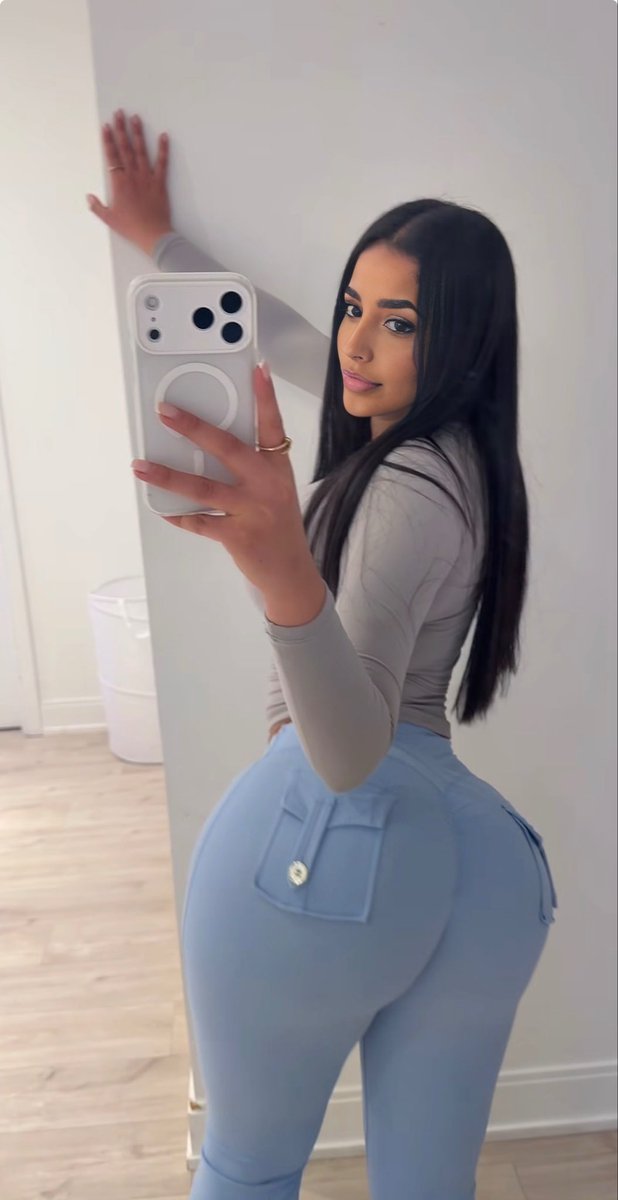 Yasmine 🌸 tweet media