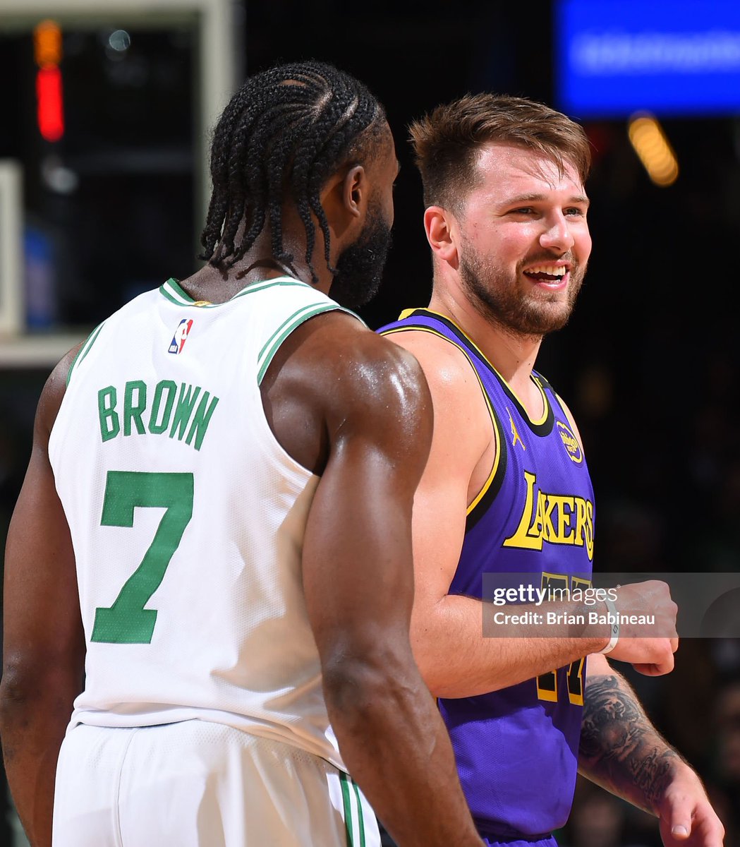 LakeShowYo tweet media