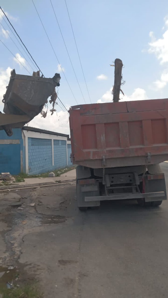 Alainrobert0681's tweet photo. Se avanza en San miguel del padrón  en la recogida de los desechos sólidos  #CubaNoEstáSola #CubaEstáFirme #CubaVencerá 🇨🇺🇨🇺❤️🇨🇺🇨🇺 https://t.co/IDR9Ja7WHE