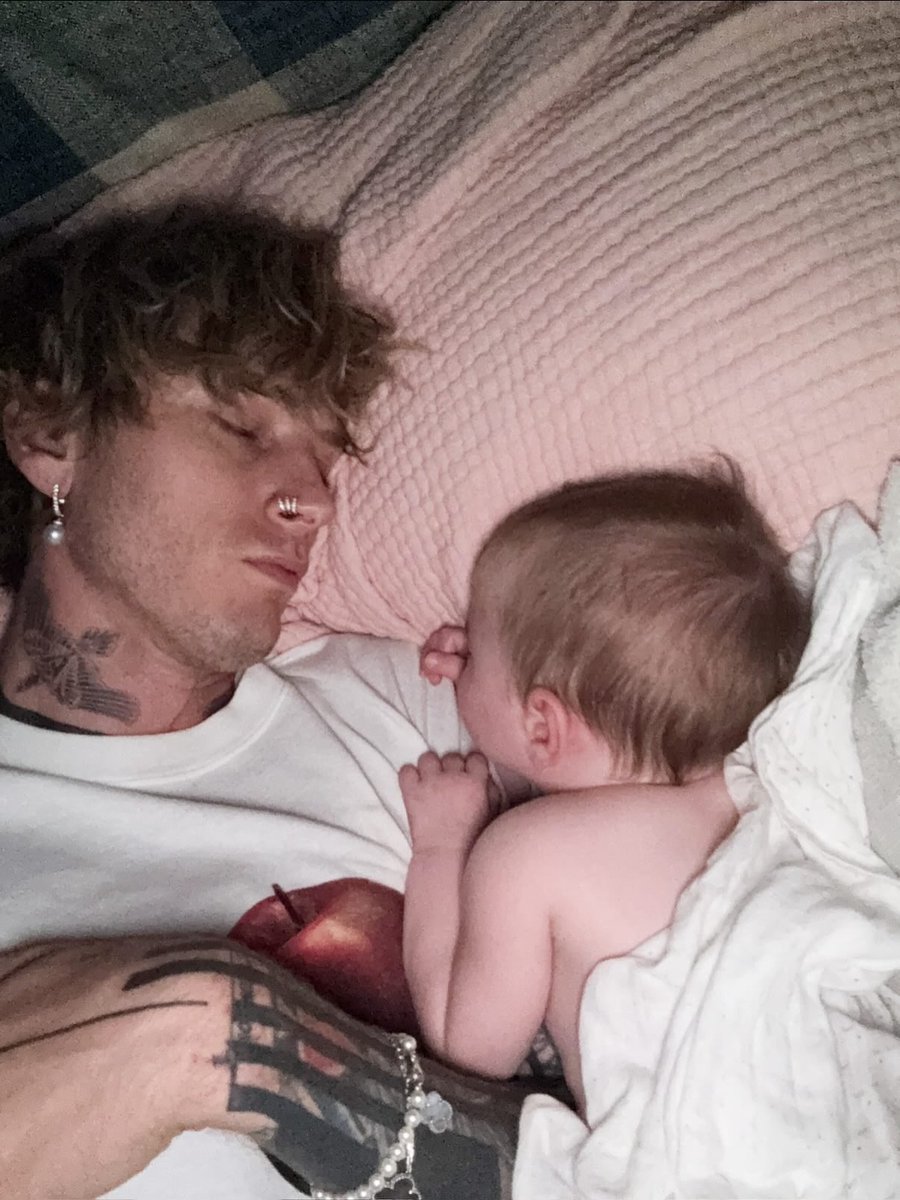 Brett 🌈🛸 ESTXX tweet media