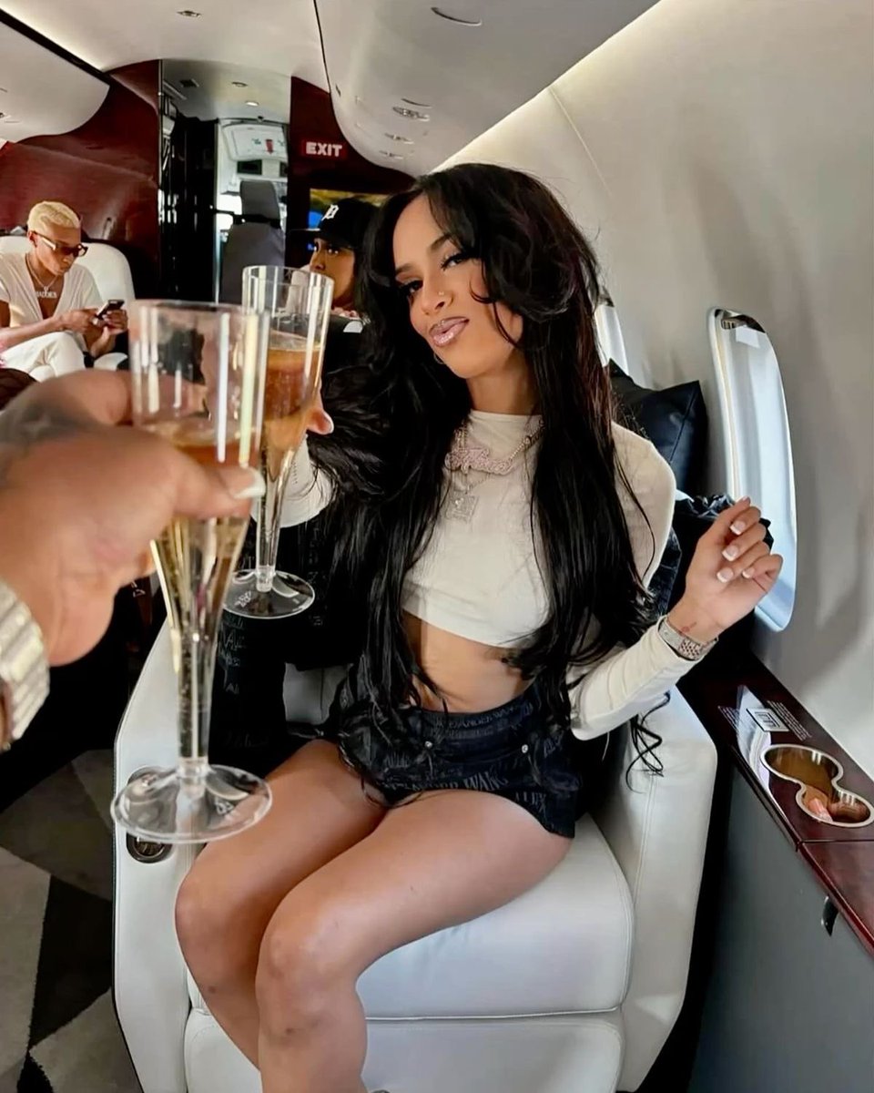 𝗞𝗜𝗡𝗚 ♛ tweet media