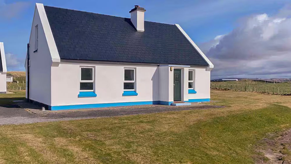 donegalcottages's tweet photo. Maghery Beach Cottage
Dungloe: 3 bed/sleeps 6 - pets - wifi
https://t.co/EeLCVsJSxi
Located a stone's throw away from Maghery Beach, play park, Pub, coffee shop and community centre. Organised land and sea activities in the summer https://t.co/jld2nuq9OC