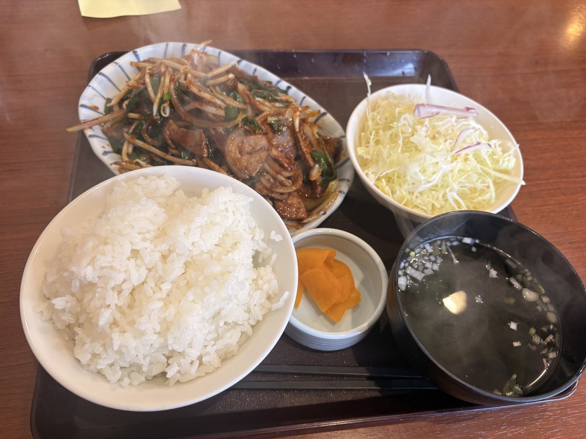 tkhr32's tweet photo. #Twitter断酒部
断酒662日目

出張で福島に来てます。桜がいい感じに🌸

「華正樓」さんのレバニラ炒め定食(味噌)美味かったー！
時間をかなり持て余している、朝活もサボり気味に…かえったらやろう https://t.co/4skMuFXz3b