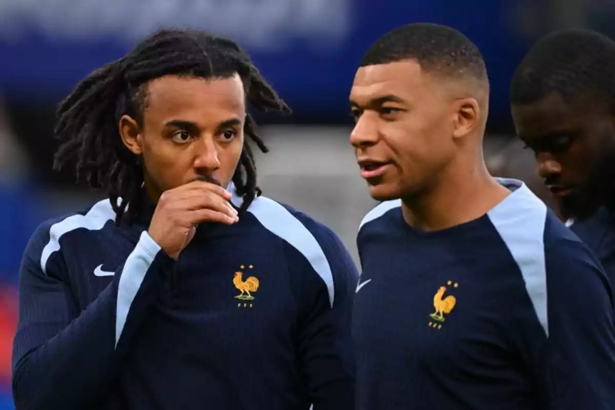 theawayfans's tweet photo. Jules Koundé:   "Football players can go six months or even a whole year without getting paid and still live comfortably, without it affecting them at all...  

Unlike the people who leave their homes at 7 AM and come back at 8 PM, just to earn a small amount for their families...  

I don’t get why fans look up to football players as role models. I wouldn’t recommend it. The real role model is the dad who works hard every day for his family.”

Well said 👏👏