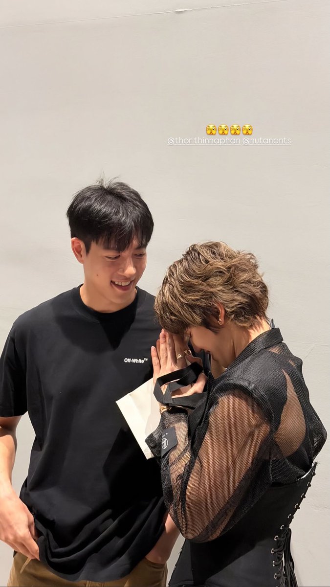 red 🍿 mrs era tweet media