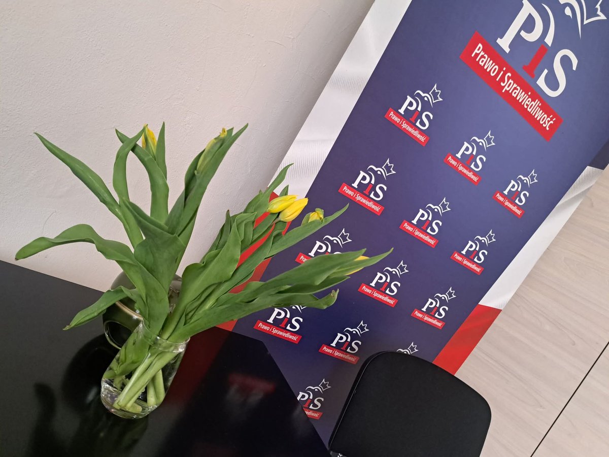 Micha47030834's tweet photo. Idzie nowe w @pisorgpl 
#przebudzeniepl https://t.co/B8GKoifI7Z