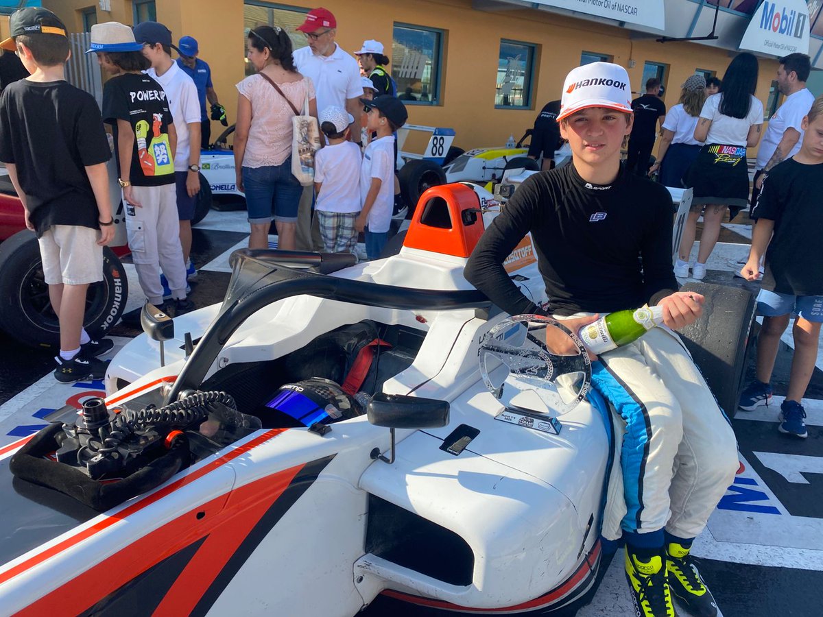 Clasificando tweet media