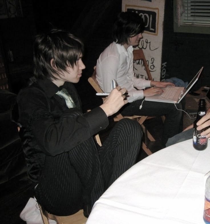 oddly specific ryan tweet media