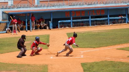 Según confirmó el colega Gilberto Rodríguez para Radio Cadena Agramonte, la preselección de jugadores menores de 23 años entrena por estos días en el estadio Cándido González con el objetivo de lograr un buen rendimiento en el evento nacional cuando decidan efectuarlo. #Cuba.