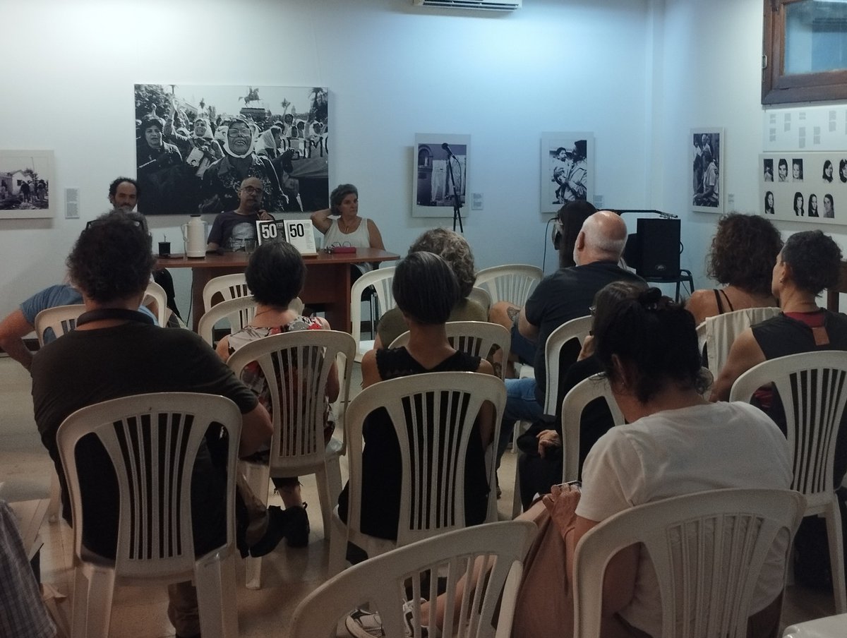 📚Presentamos los dos tonos del libro "50. Historias de juicios por la dictadura argentina", junto a <a href="/Laretaguardia/">La Retaguardia</a> 

✍️abuelas.org.ar/prensa-y-difus…