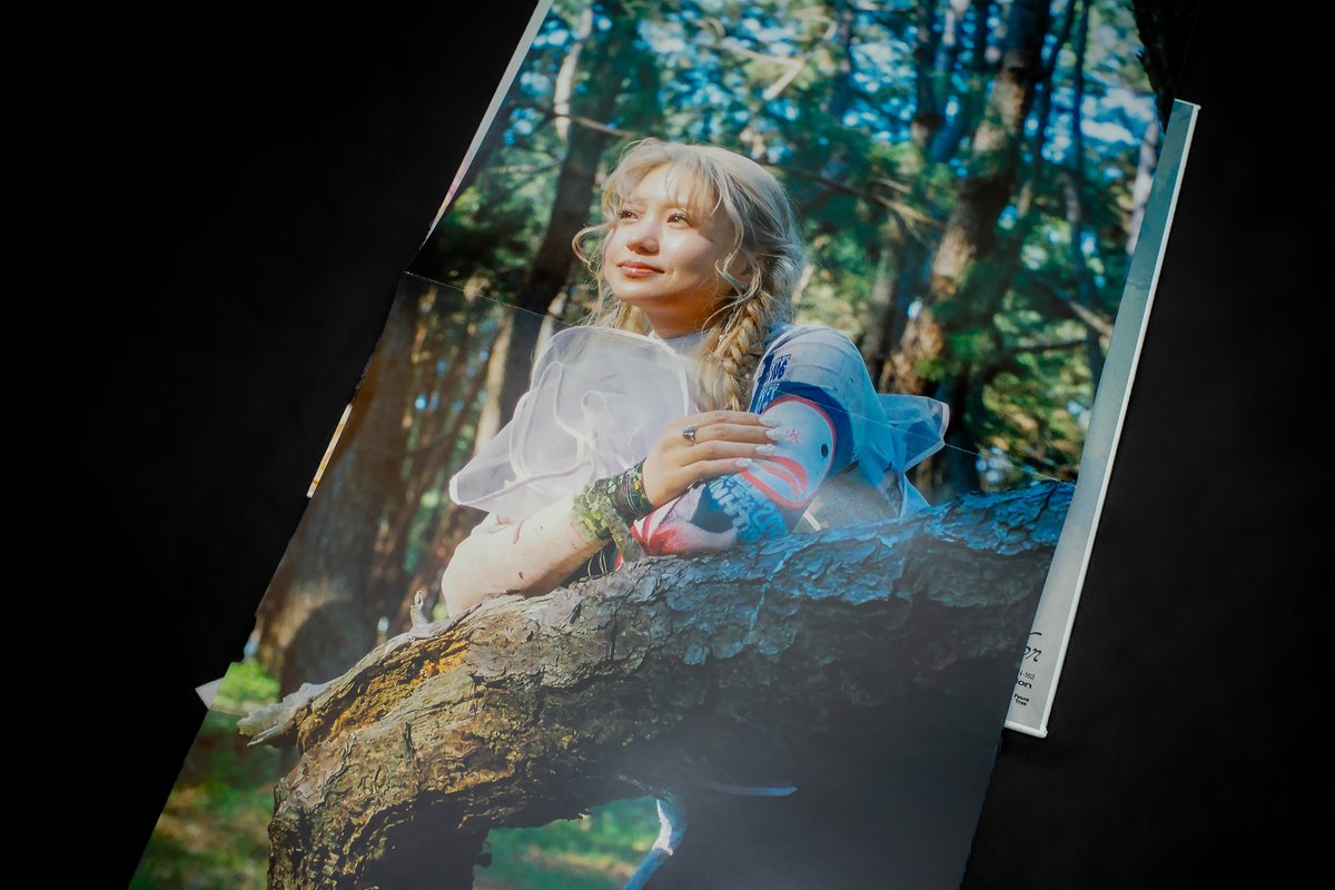 leon1216jp's tweet photo. YonYon(욘욘) - Grace (Deluxe Edition) LP https://t.co/PTeB6ZmcmH