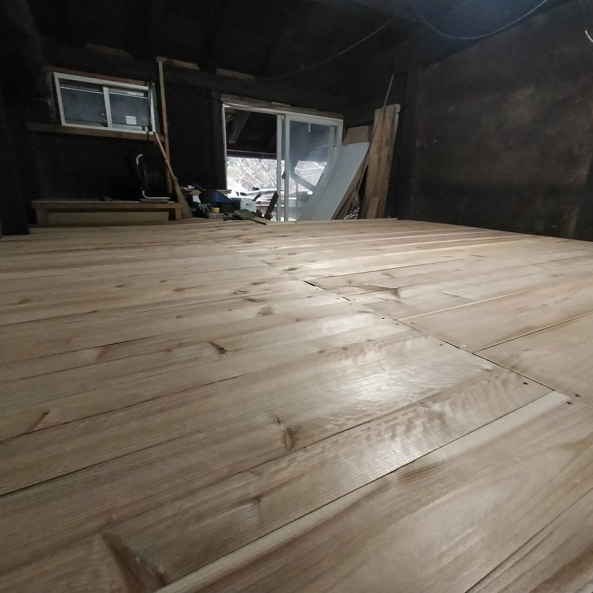 杉無垢板張り🤗

#古民家カフェ