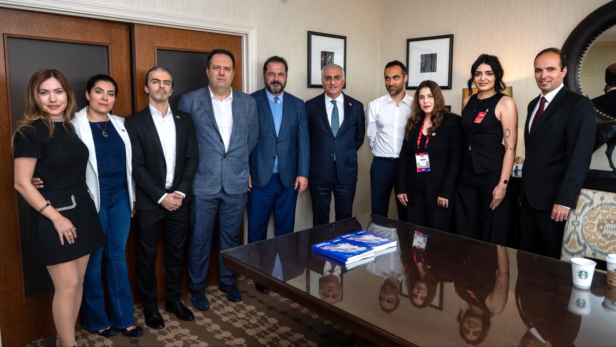 Mooné Rahimi tweet media